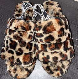 ugh slipper size 10 woman