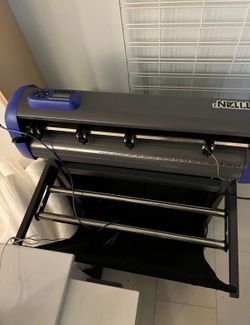 28” USCutter Titan Professional Vinyl Cutter Plotter
