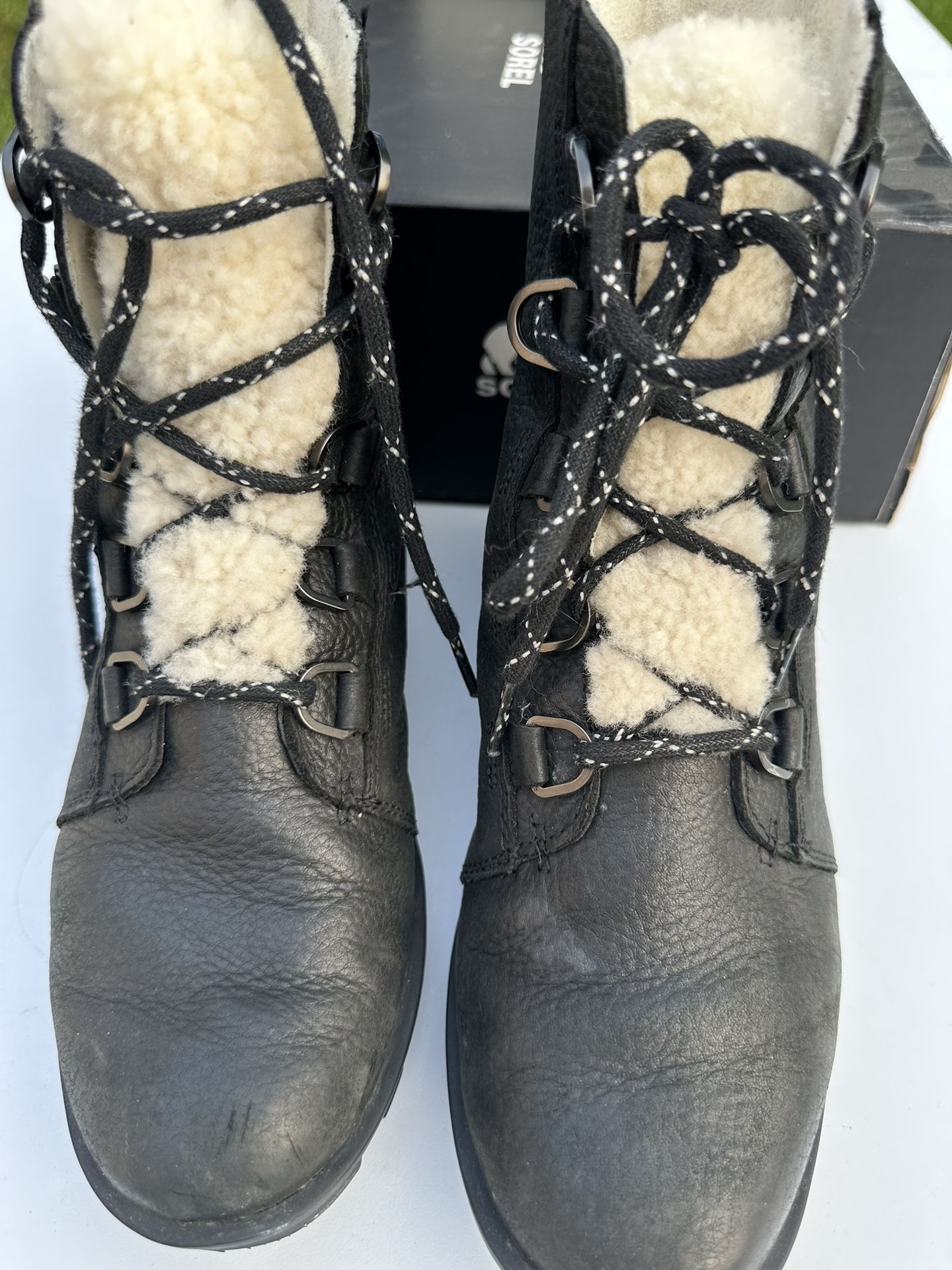 Sorel Phoenix Combat Boots Women 9 Black Short Lace Up Fur Lined Leather