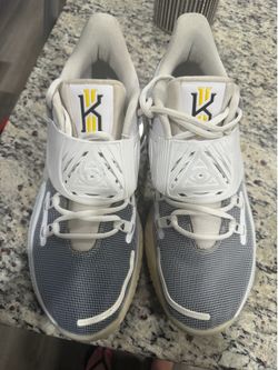 Nike Kyrie Low 3 Basketball Shoes – Men’s Size 13