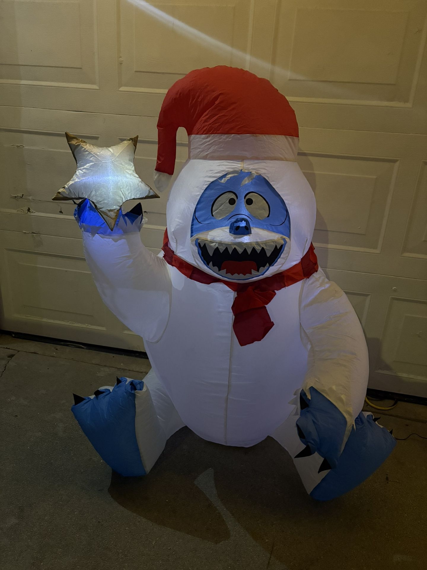 Gemmy Airblown Inflatable Bumble with Star