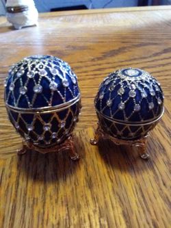 Antique eggs