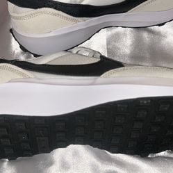 Women’s Shoes 9.5 Nike 