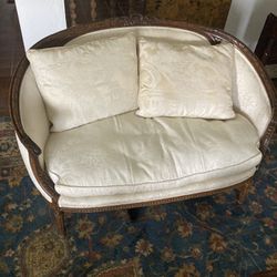 Small Couch In Great condition