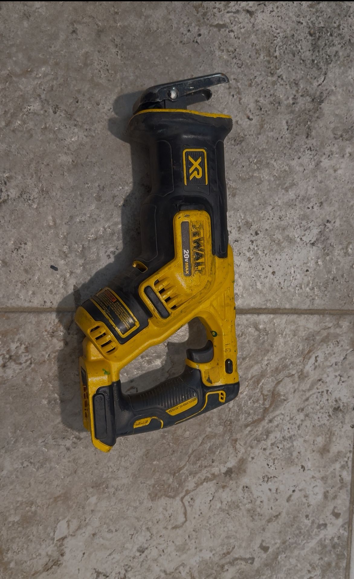 DeWalt 20 V MAX XR Brushless Compact Reciprocating Saw