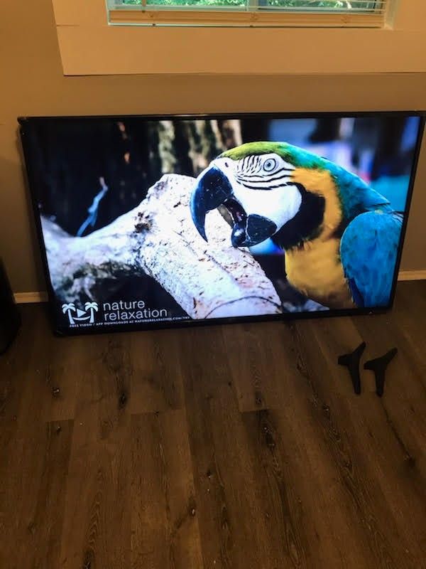 -FIRM PRICE NON-NEGOTIABLE- 55 In. Hisense 4k Smart Google TV W/Remote