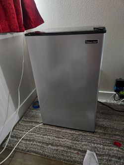 Mini refrigerator