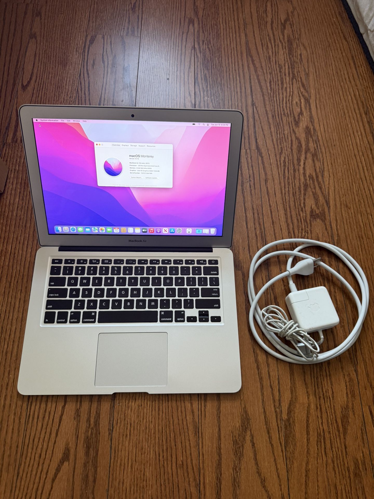 MacBook Air 13” 2017/8GB RAM/128GB SSD/Fully Functional