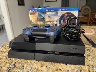 Ps4 PlayStation 4 bundle co FIFA assasin credd gta in control y los cables excellente