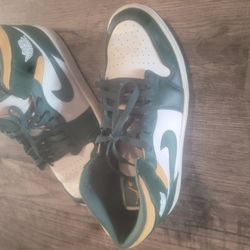 Jordan 1 Mids Sonics Color