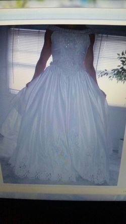 ALFRED ANGELO AUDREY HEPBURN STYLE WITH EASY DETACHABLE TRAIN