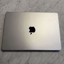 Apple MacBook Pro 14 inch M1 Pro Chip 2021 Newest Design MacBook 512gb Hd 16ram 10/10 Great Condition Space Grey 100% Battery Wasn't Used Much