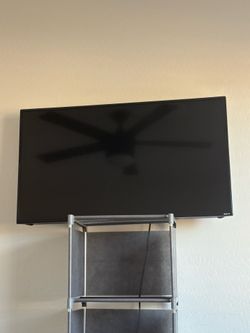 40” ONN TV