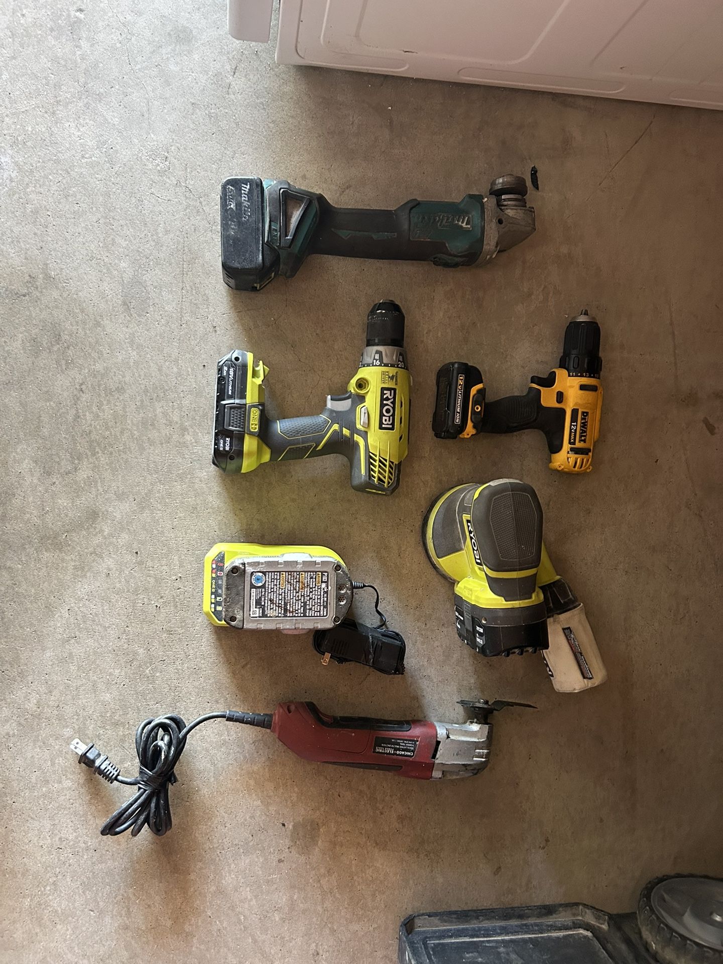 Dewalt drill Ryobi drill Makita grinder Ryobi sander Ryobi charger everything let’s go good condition