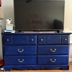 Dresser And Mirror For Sale!!$40 