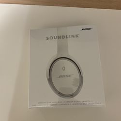 Bose SoundLink Around-Ear Wireless Headphones II