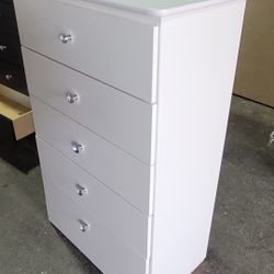White Chest Of Drawers, Cajonera Blanca 