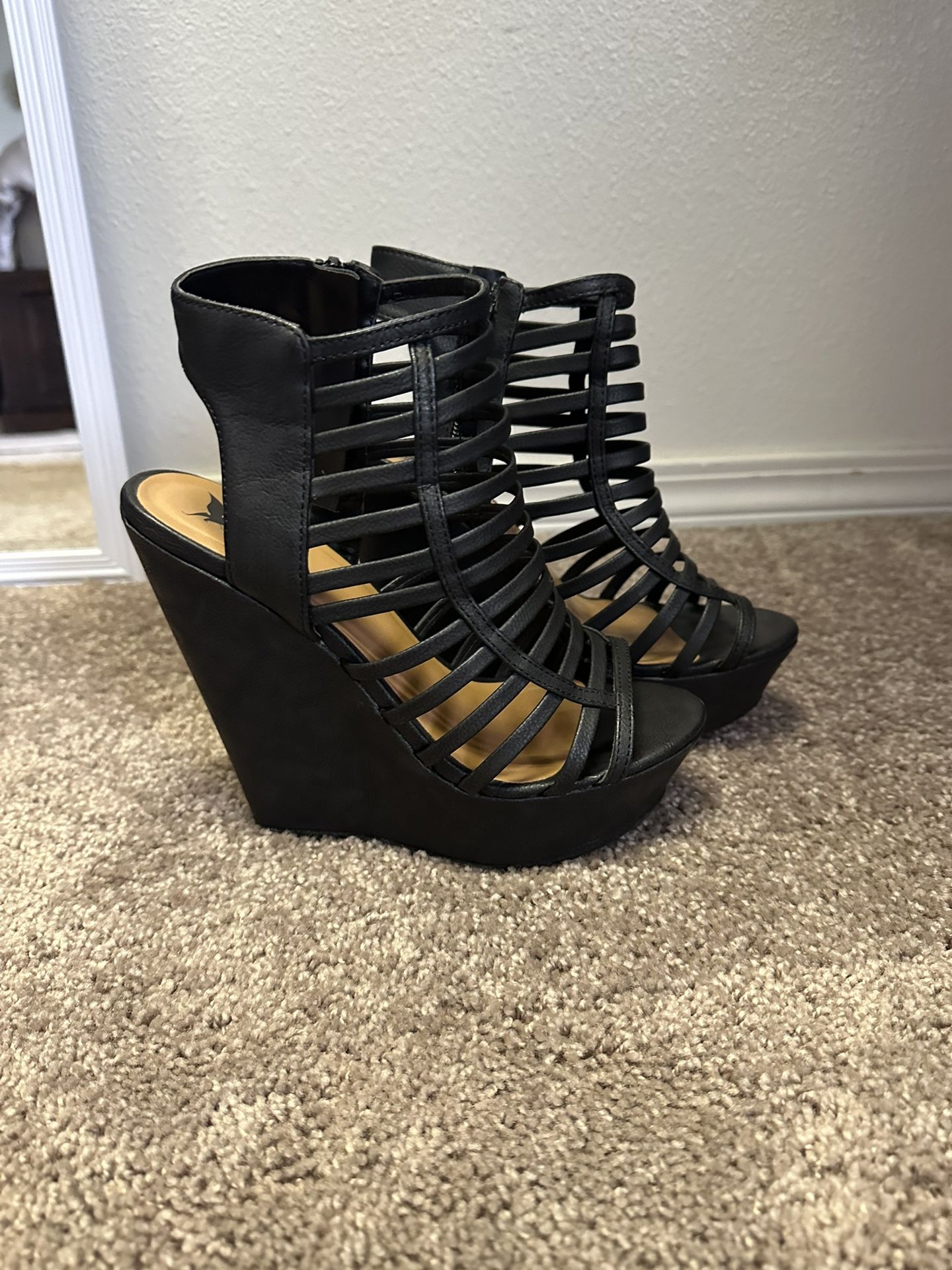 Women’s Shiekh Black High Heel Shoes Size 8