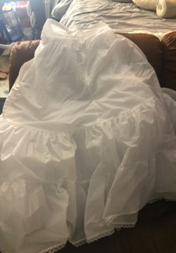 David’s Bridal underskirt