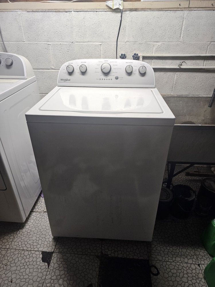 Whirlpool Deep Water Wash 3.5-Cu. Feet High Efficiency Agitator Top-Load Washer