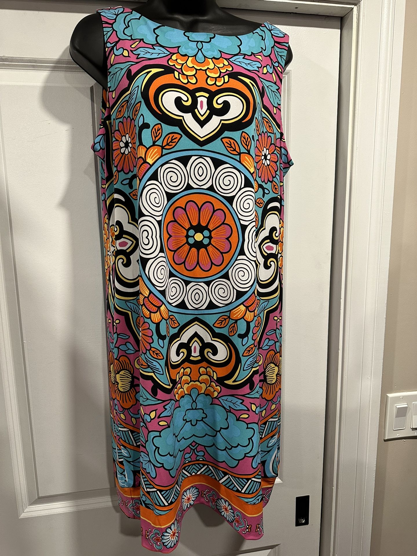 Vibrant Psychedelic Print Sleeveless Shift Dress
