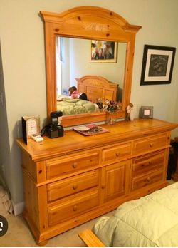 Dresser & Mirror