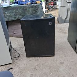 Kenmore Mini Refrigerator With Icebox