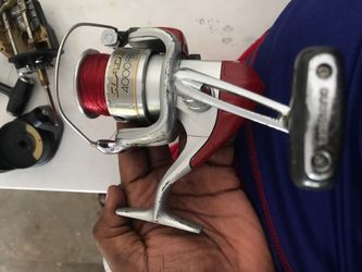 Shimano Slade 4000 fishing reel (Need Shaft) or (For Parts)
