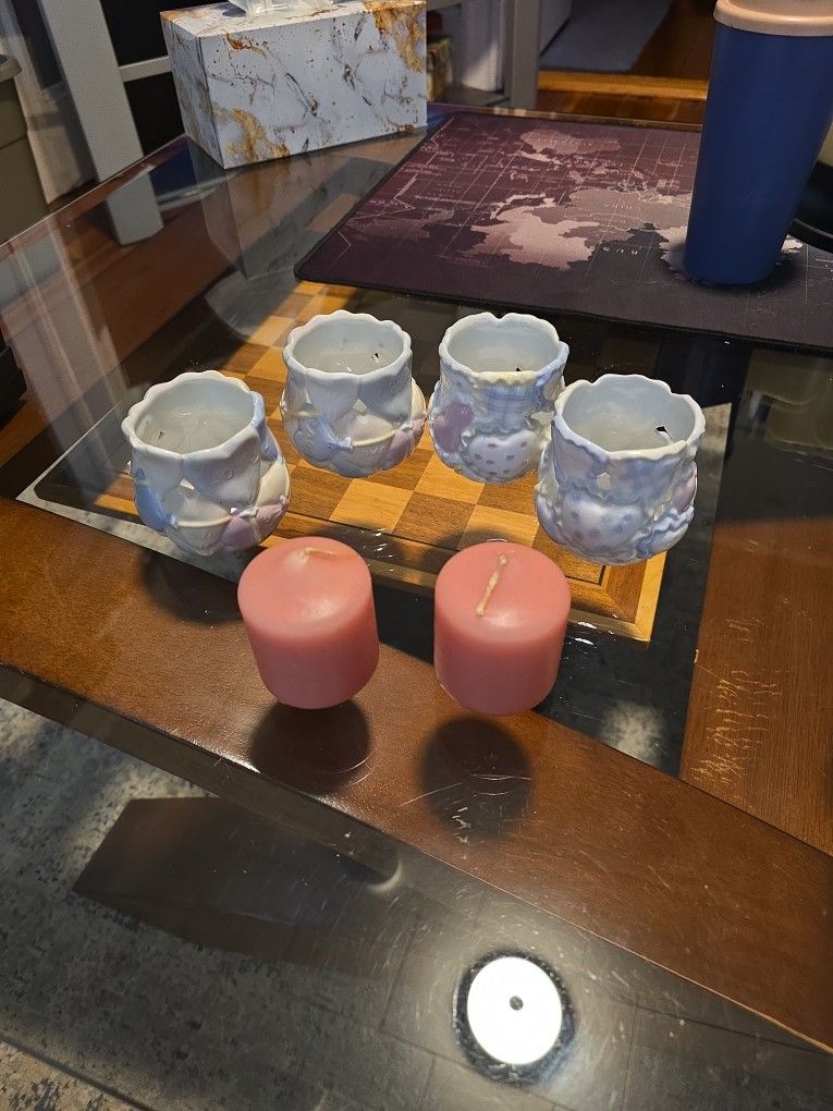 4 Candle Holders With 2 Candles