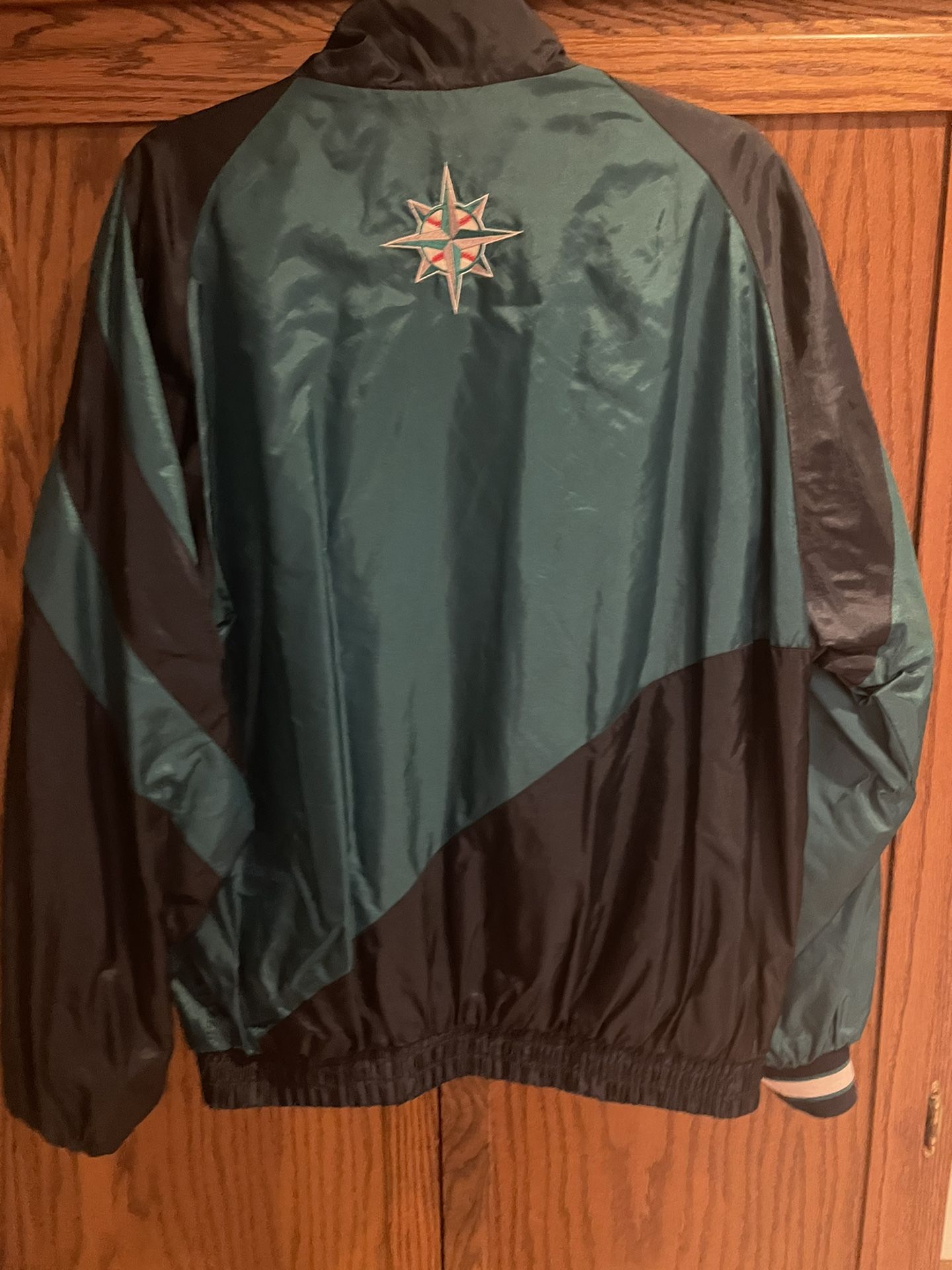 Seattle Mariners Mens Medium Jersey for Sale in Seattle, WA - OfferUp