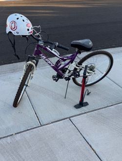 Mtn bike, pump and helmet