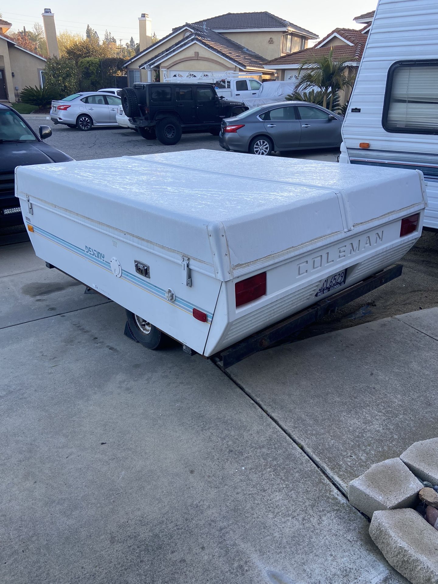 1992 Coleman Roanoke Pop Up Tent Trailer