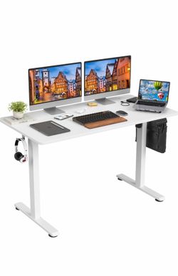 Height adjustable desk