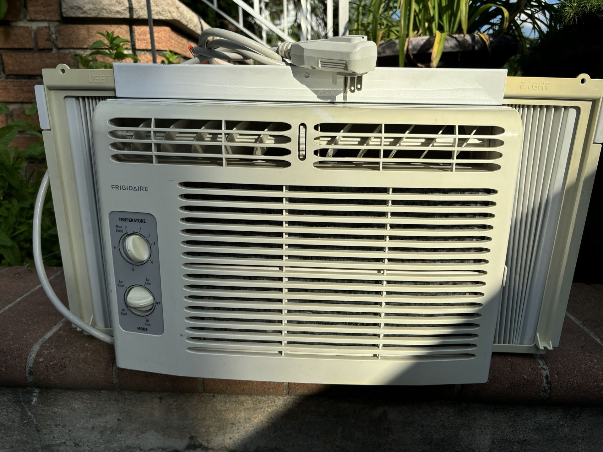 Frigidaire 5000 BTU Air Conditioner