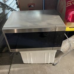 LG NeoChef LMC2075ST 2.0 Cu Ft Countertop Microwave Stainless