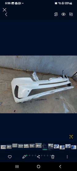 2021 - 2023 KIA SORENTO FRONT BUMPER
W/ HOLE SENSORS GENUINE USED OEM. NC