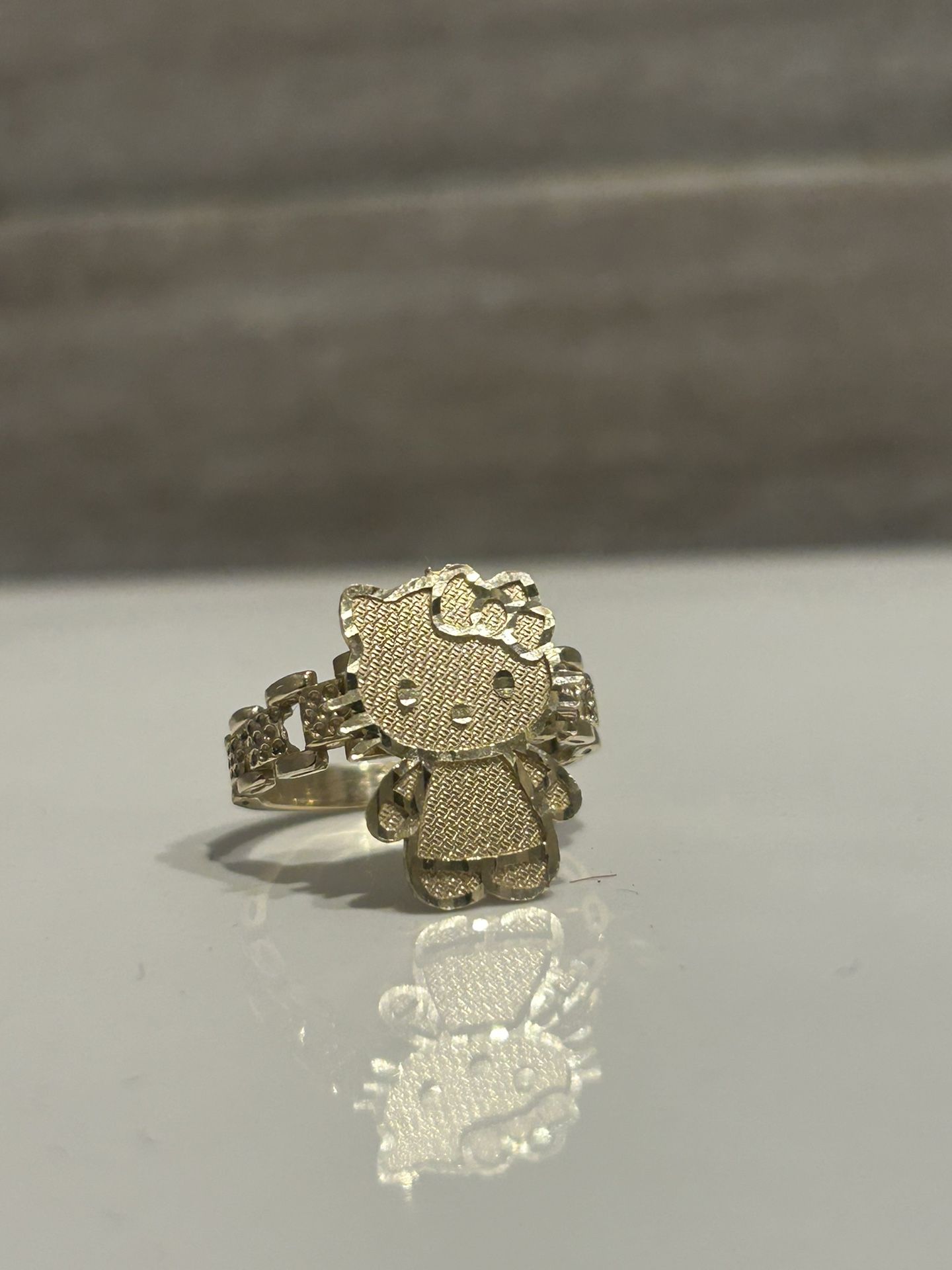 Hello kitty 10k Ring
