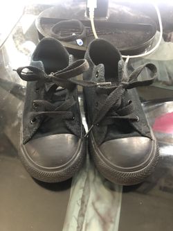 Black size 10 converse