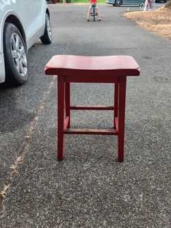 4 red 24' bar stools