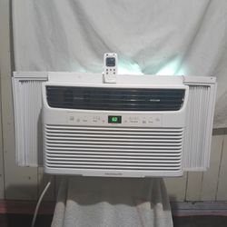 NEW Frigidaire 8000 btu Air Conditioner 