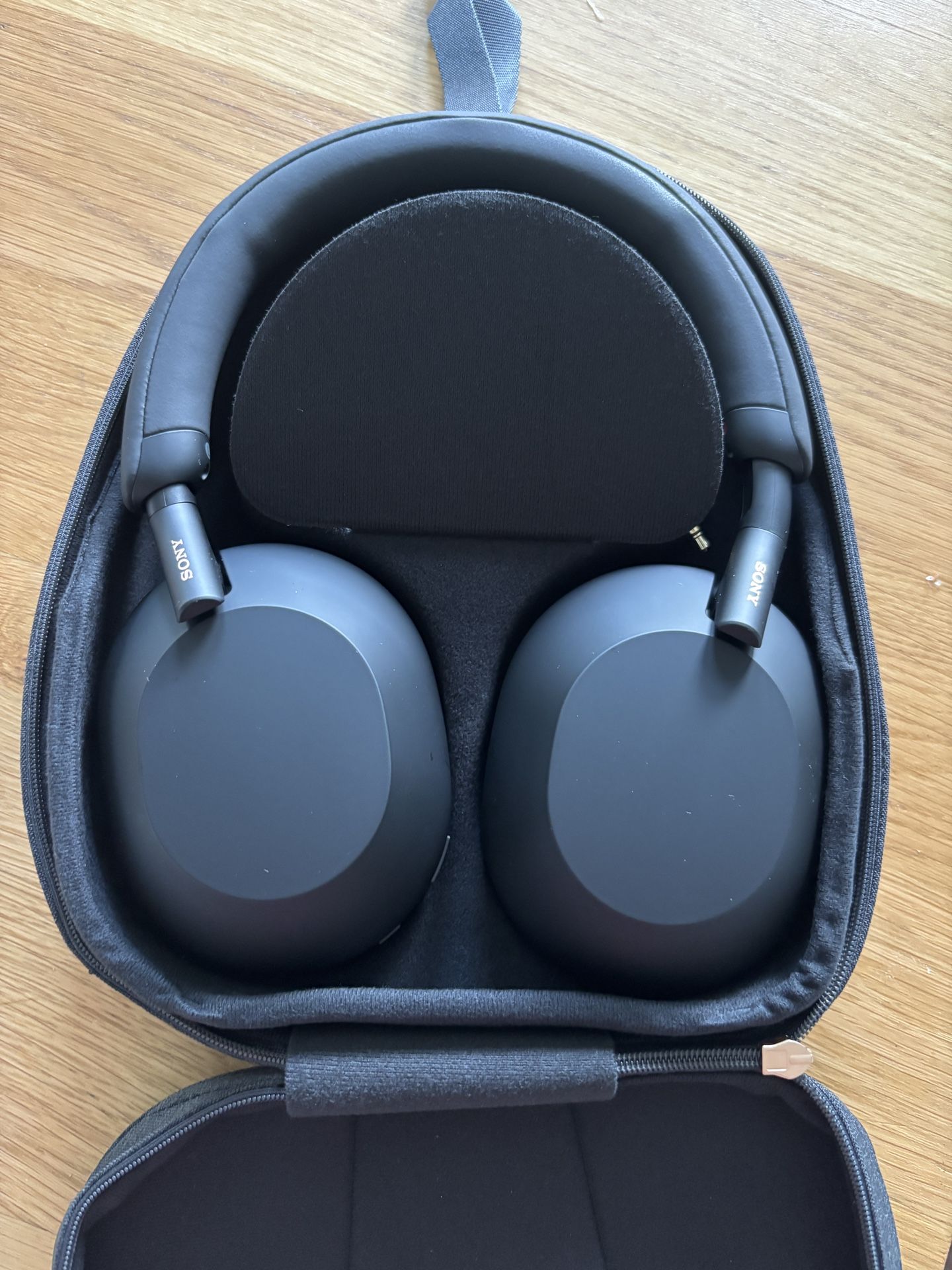 Sony WH1000XM5 Bluetooth Wireless Noise Canxelling Headphones