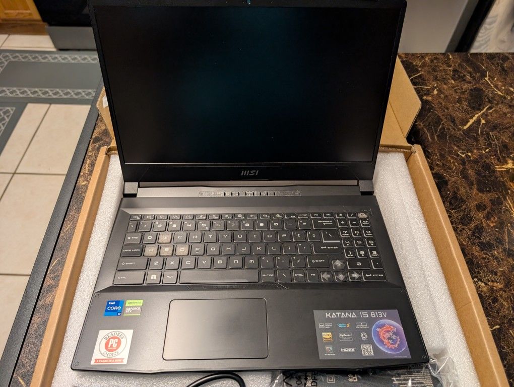 MSI Thin Gaming Laptop 15.6" - i7-13620H - NVIDIA RTX 4060 - 16GB RAM - 1TB SSD