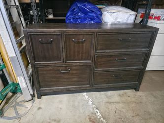 Dresser & Nightstand