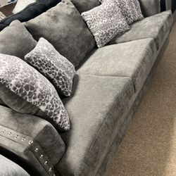 Luxurious Beautiful Nailhead Couch And Loveseat 