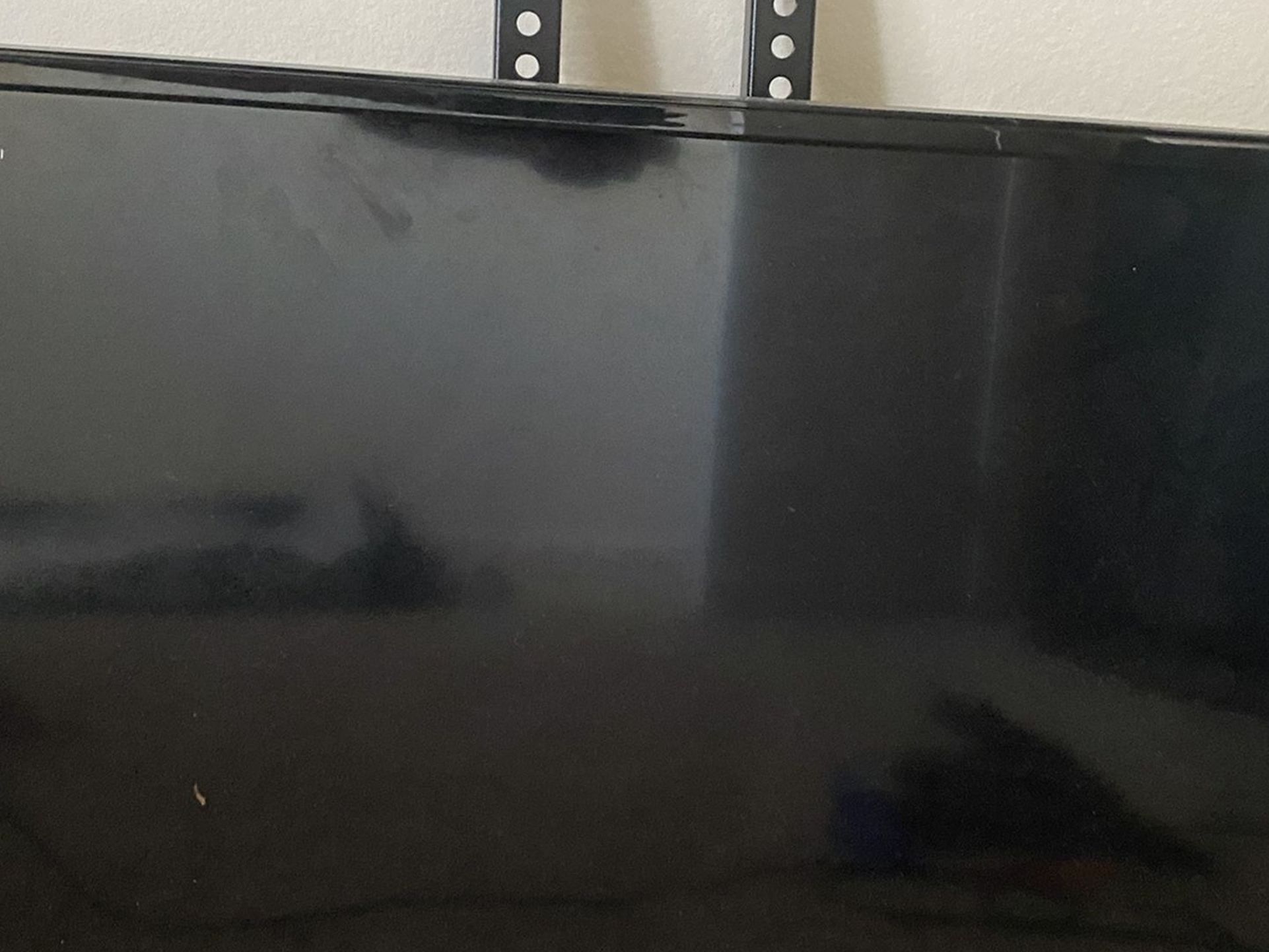 TCL Roku 32” SmartTV