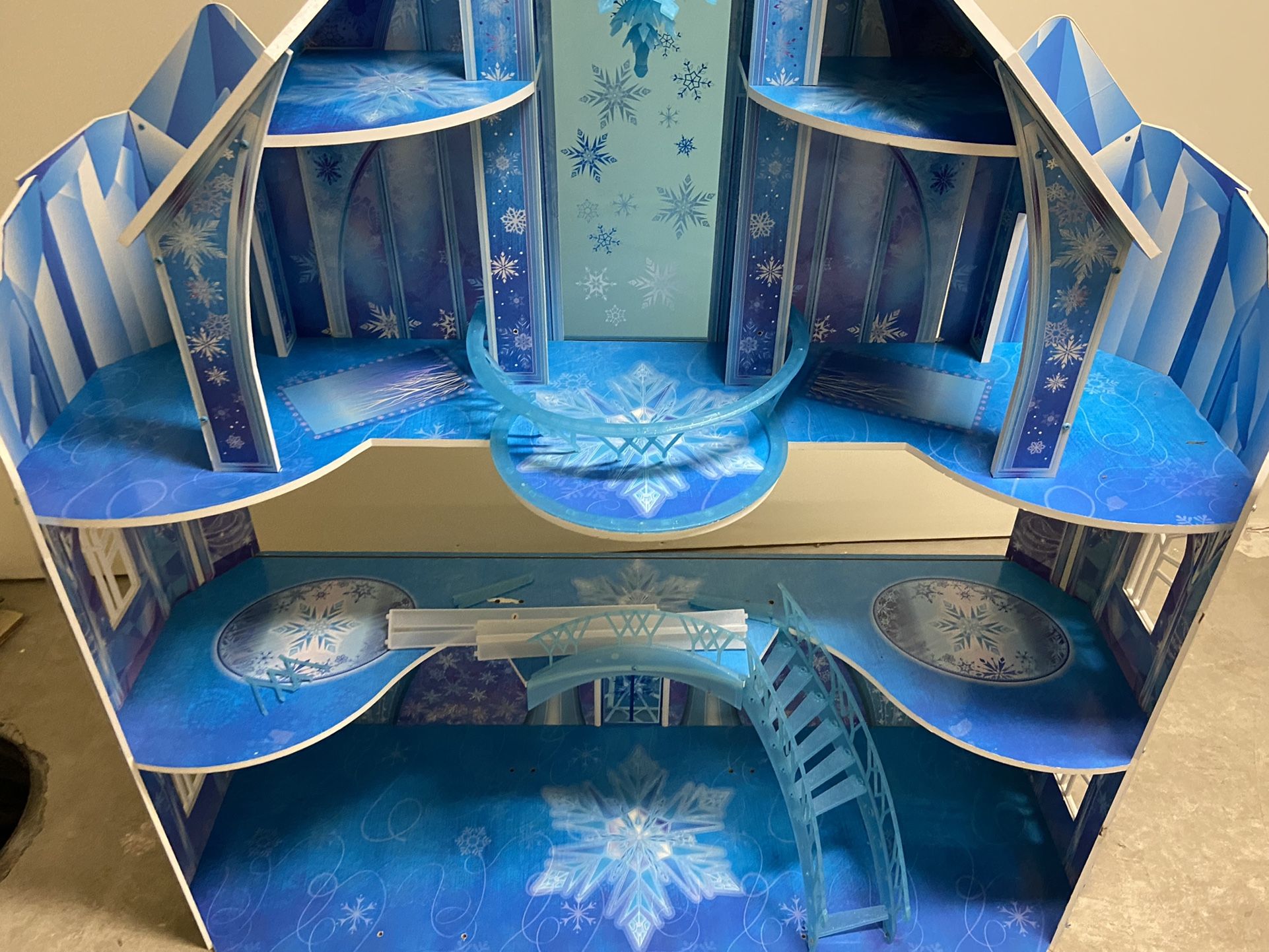 Frozen Toy House