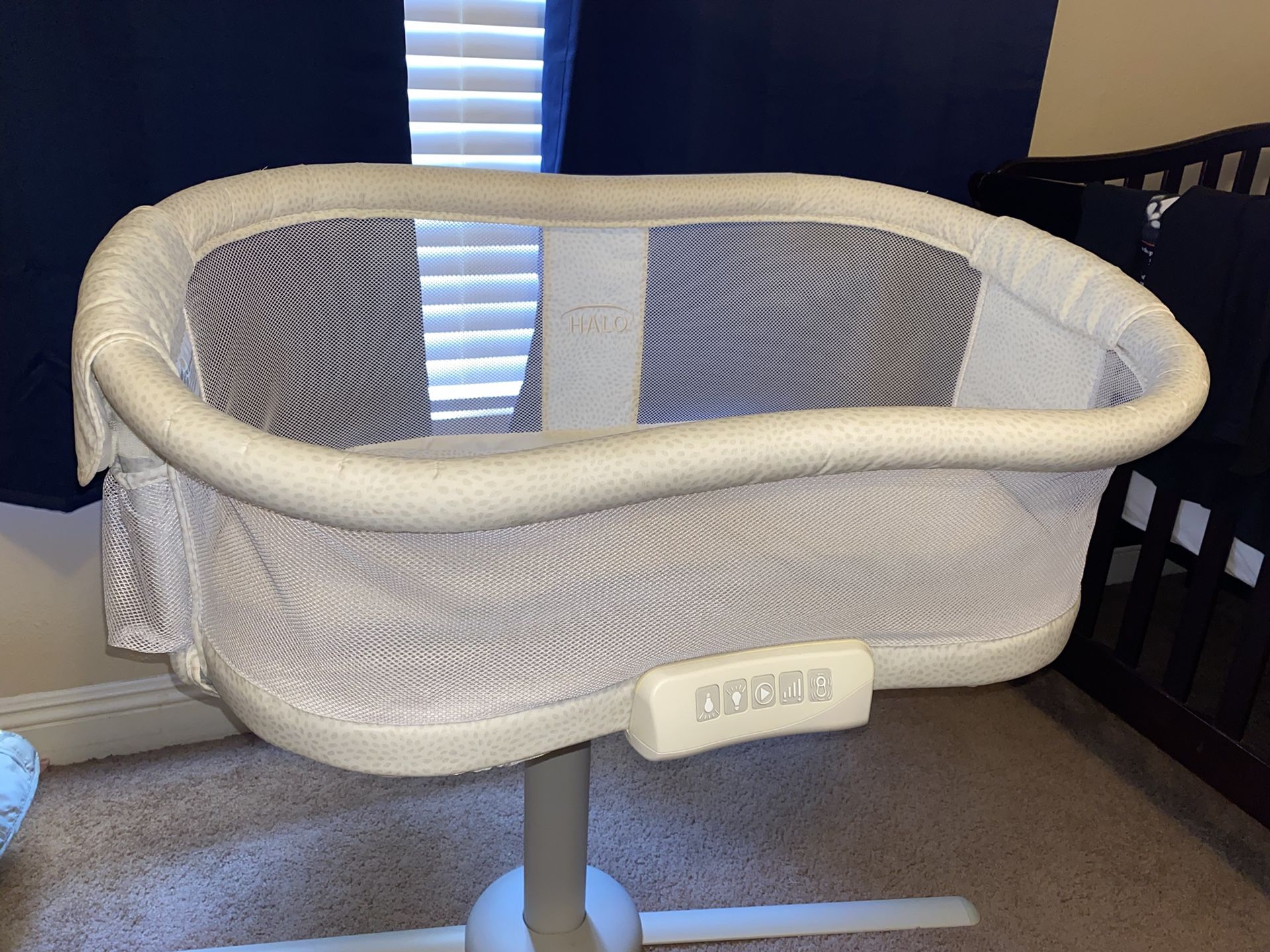 HALO Bassinet Swivel Sleeper