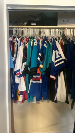 Cheap memorabilia/sports cards, jerseys basketballs, footballs, helmets baseballs, all signed Cheap memorabilia/sports cards, jerseys basketballs, foo