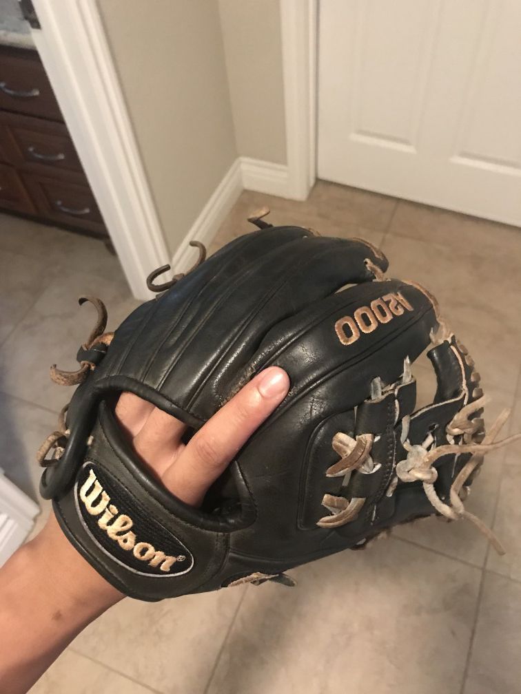 Wilson a2000 11.5" baseball glove