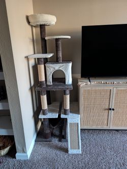 Like New Cat Tree